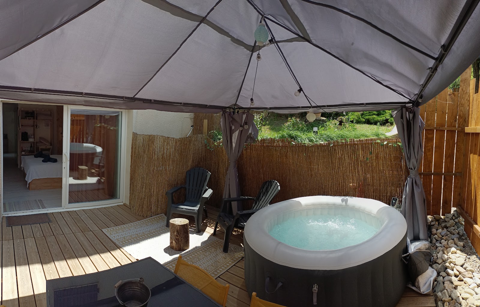 L&rsquo;Entre Nous : Location gîte avec bain nordique et Chambres d&rsquo;hôtes avec jacuzzi, piscine et table d&rsquo;hôtes, Carcassonne Aude - Photo 6