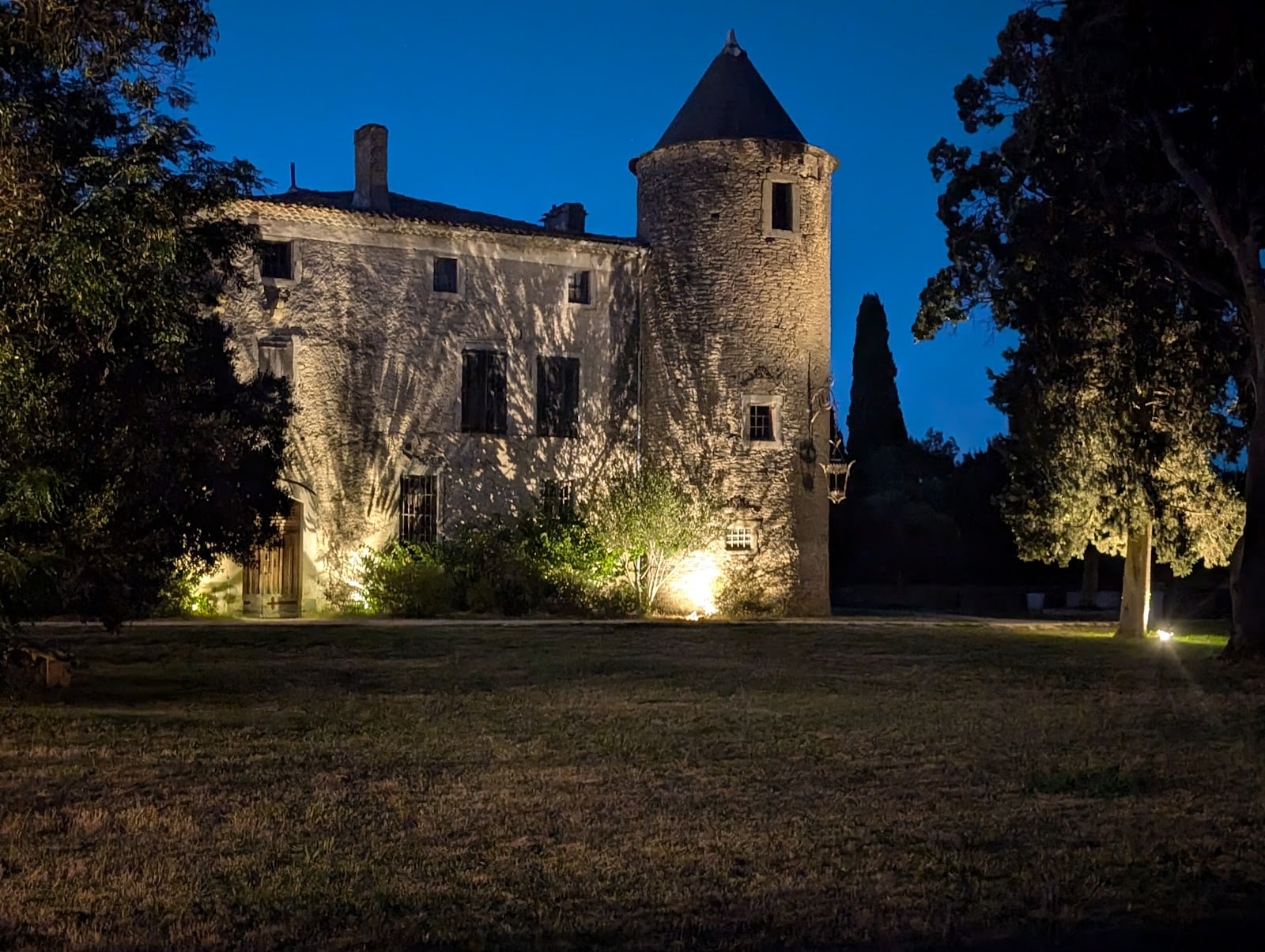 Les Cabanes dans les Bois- Logis Hôtel et Séminaires - Photo 1