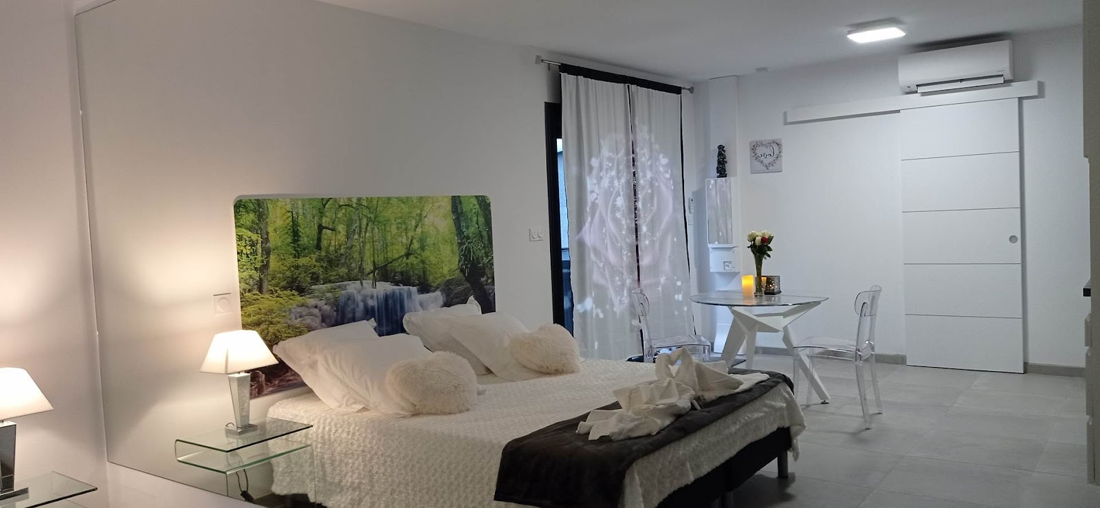 L&rsquo;étincelle – Love Room & SPA privatif – Saint Christol les Alès - Photo 2