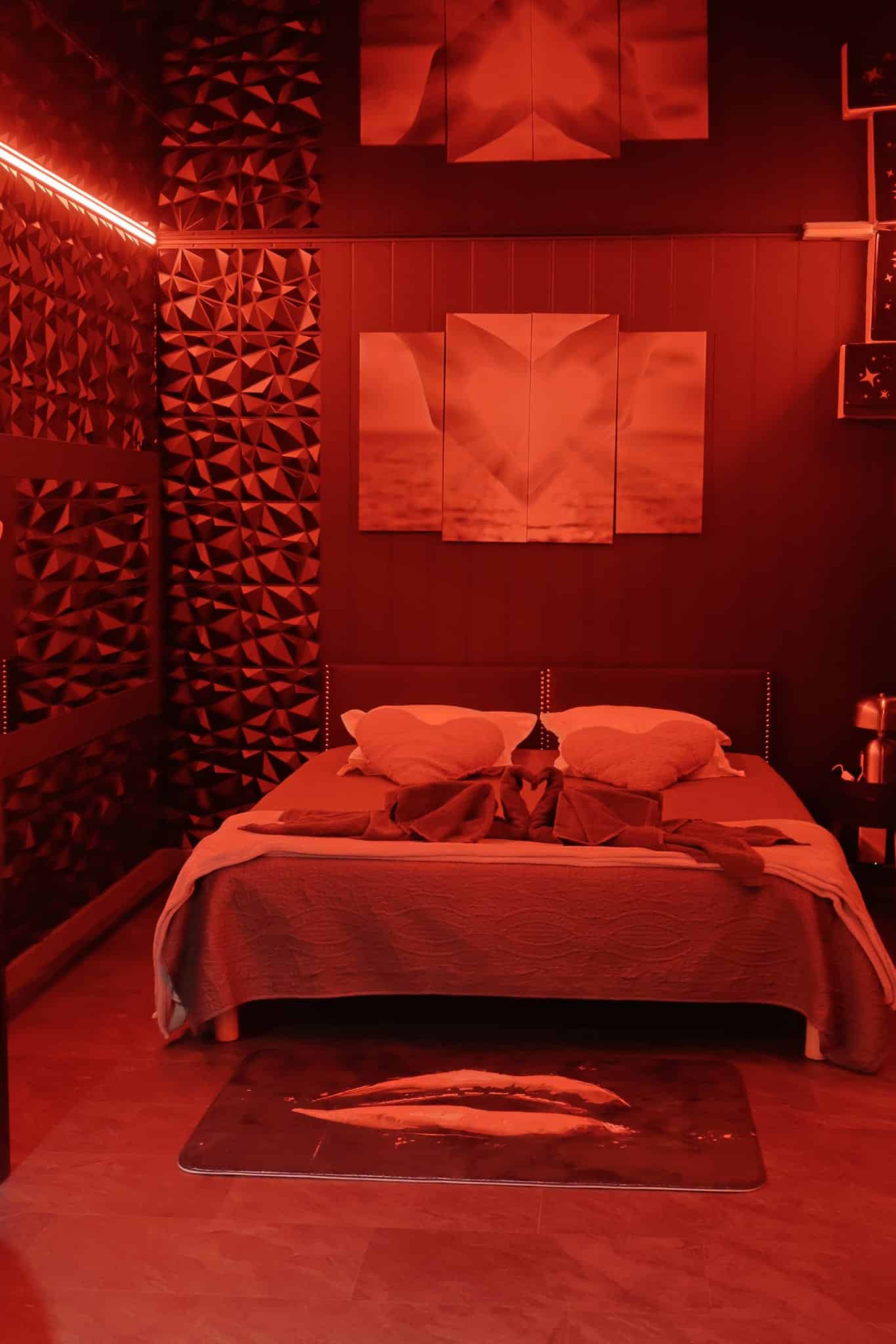 L&rsquo;étincelle – Love Room & SPA privatif – Saint Christol les Alès - Photo 4
