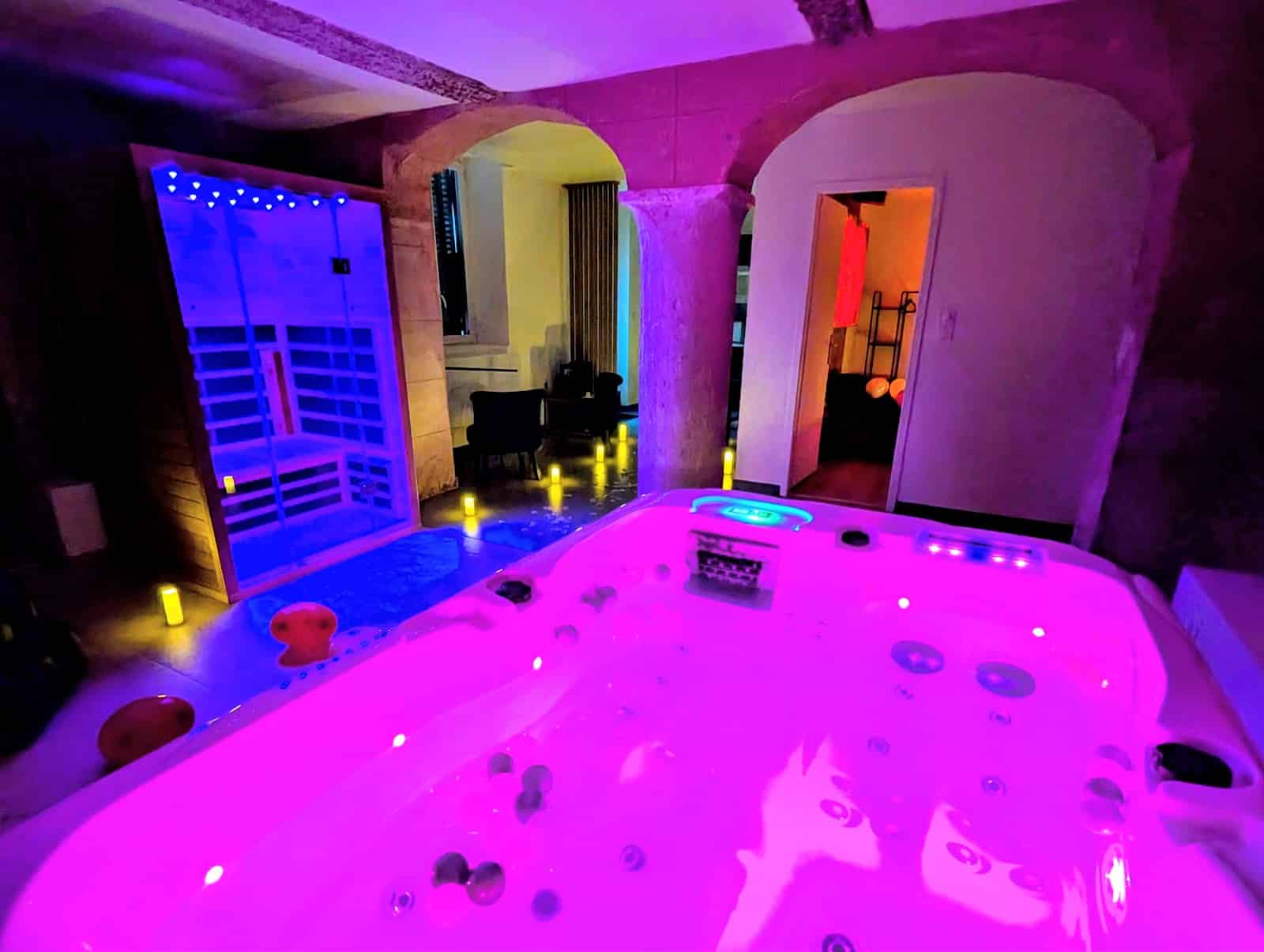 Love Room Valence - Photo 1