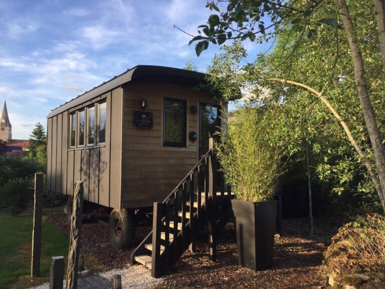 Nuit Insolite en Bourgogne | Roulotte Premium avec Spa Privatif | Le Refuge - Photo 5