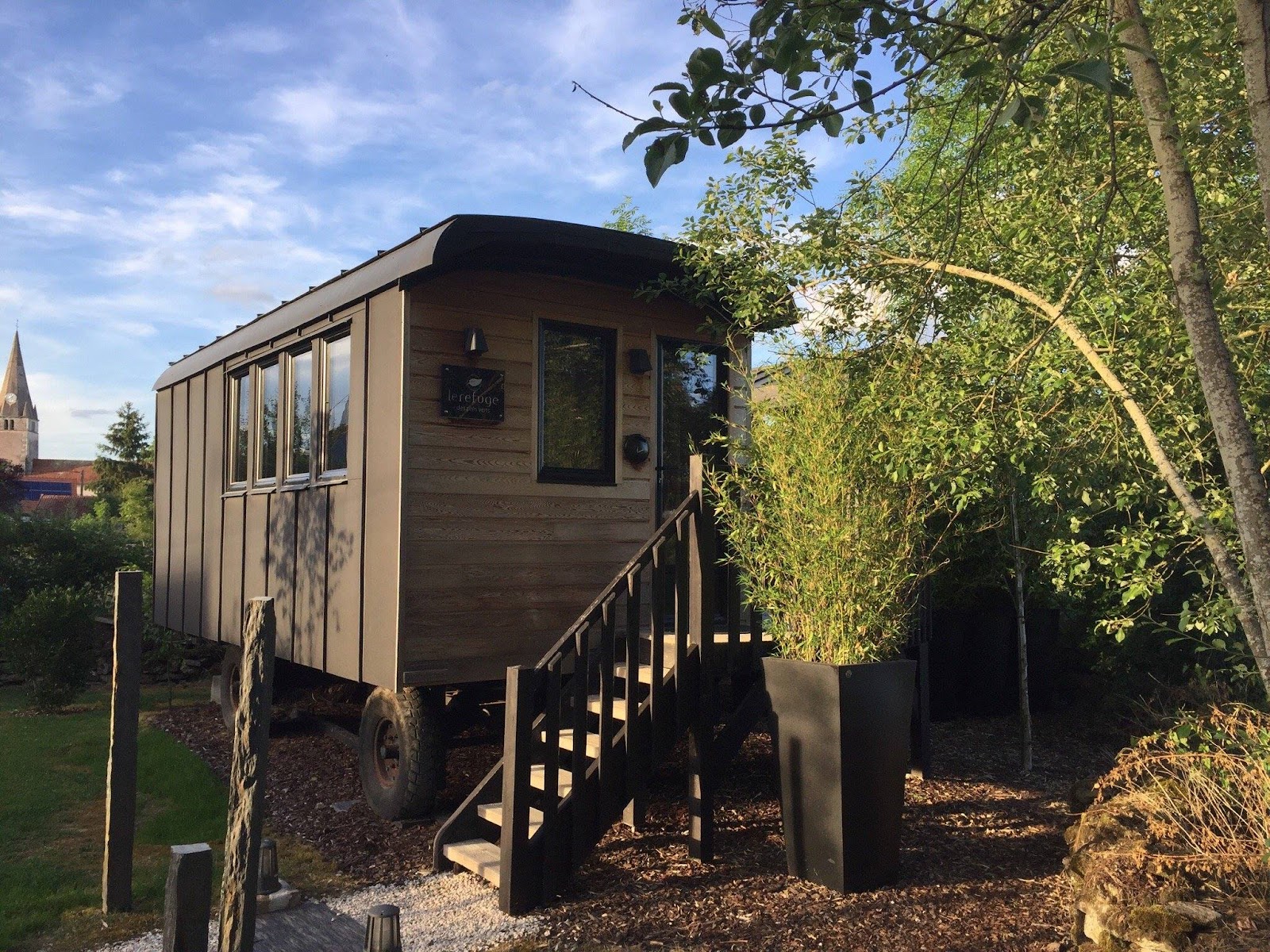 Nuit Insolite en Bourgogne | Roulotte Premium avec Spa Privatif | Le Refuge - Photo 5