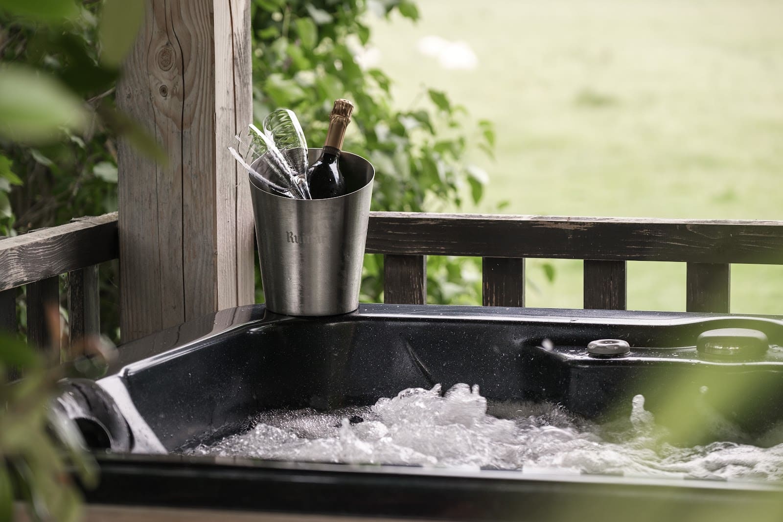 Nuit Insolite en Bourgogne | Roulotte Premium avec Spa Privatif | Le Refuge - Photo 3