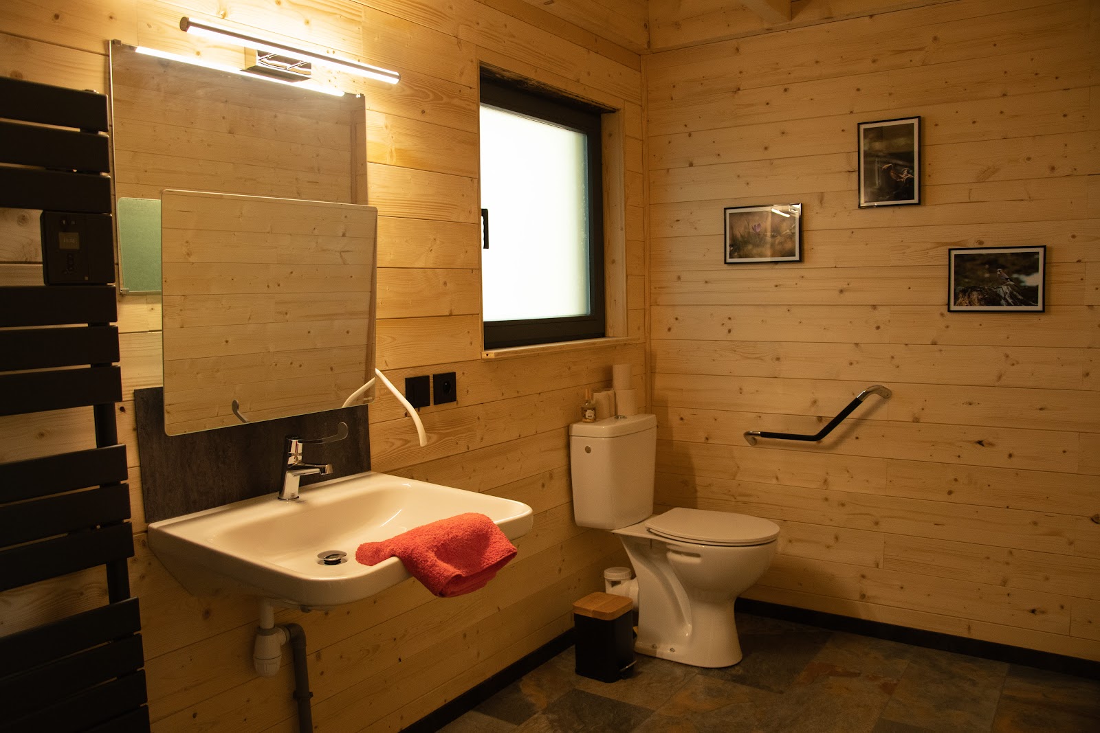 Refuge Insolite en Bugey – Logements insolites, Spa, Célébrations/privatisation du lieu, Stages & séminaires, Séjours adaptés - Photo 3