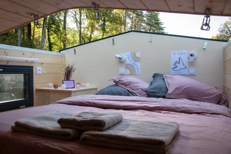 Refuge Insolite en Bugey – Logements insolites, Spa, Célébrations/privatisation du lieu, Stages & séminaires, Séjours adaptés - Photo 2