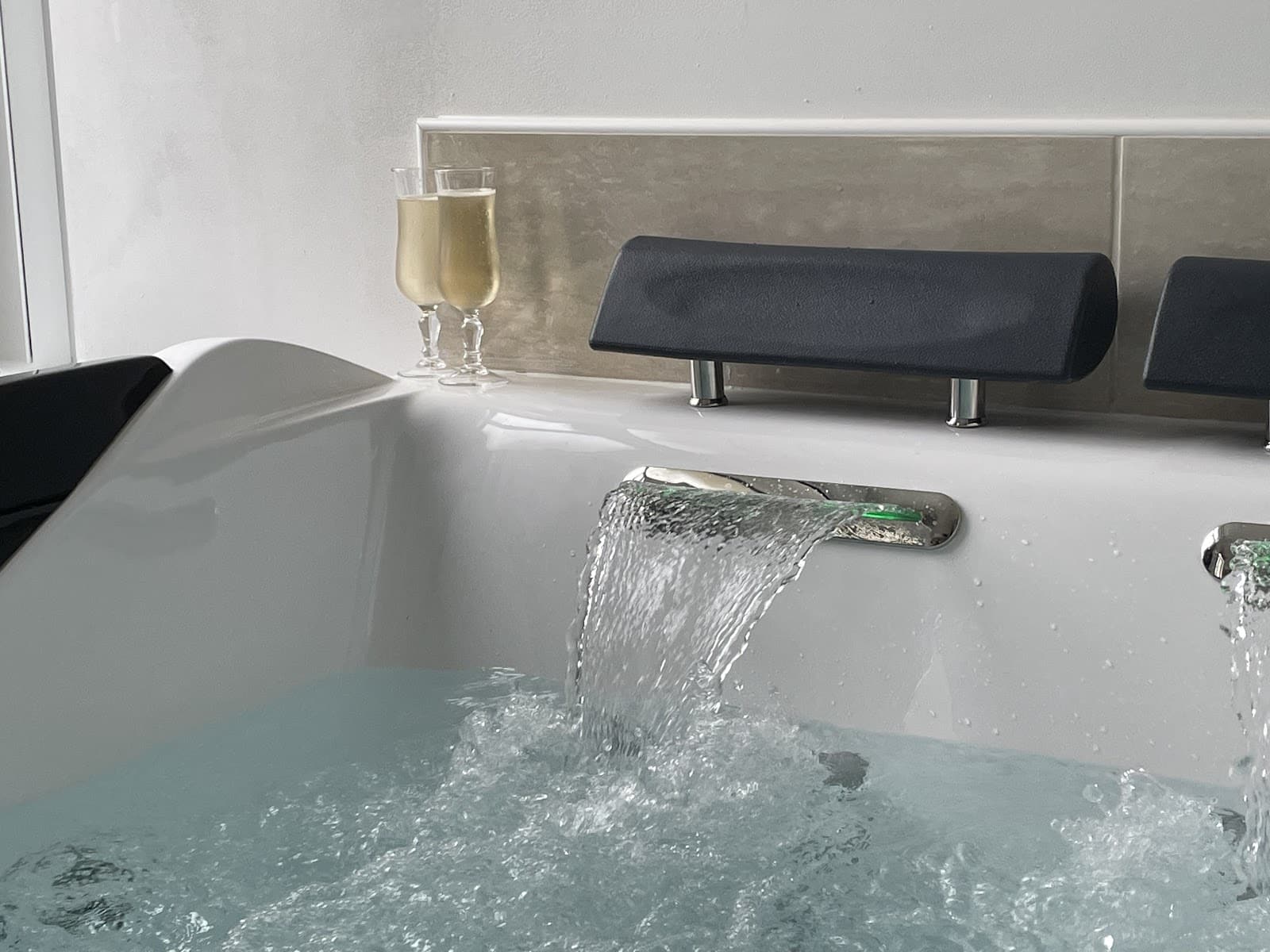 Relax Appart : spa privatif Saint-Quentin - Photo 1
